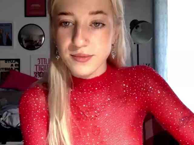 EmmyHot