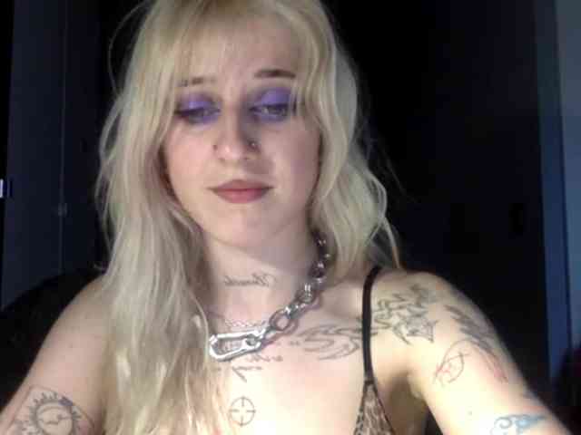 Emmyhot webcam