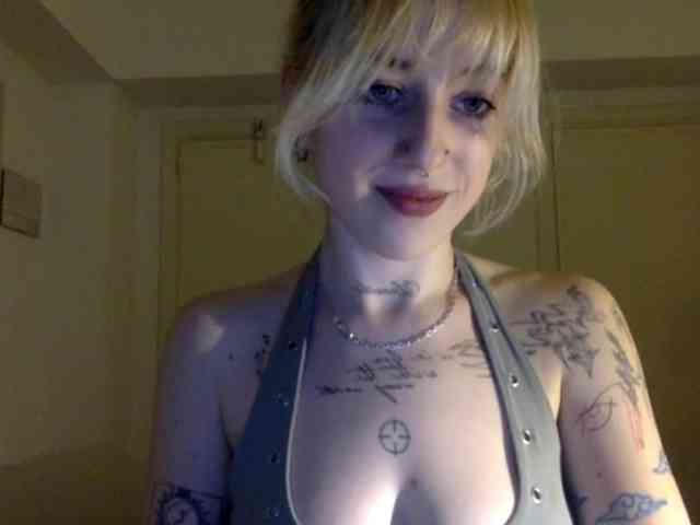 EmmyHot