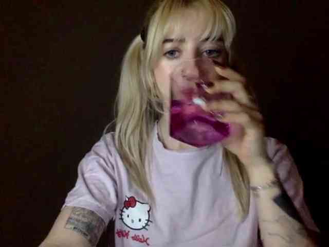 EmmyHot