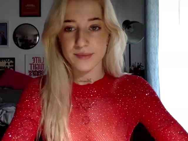 EmmyHot