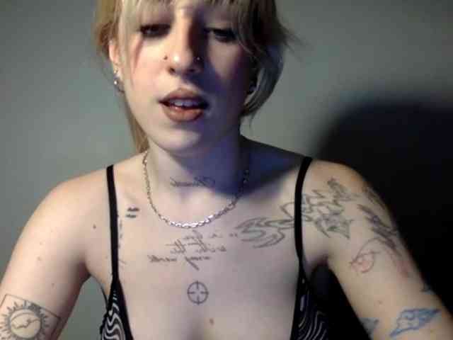 Model: EmmyHot