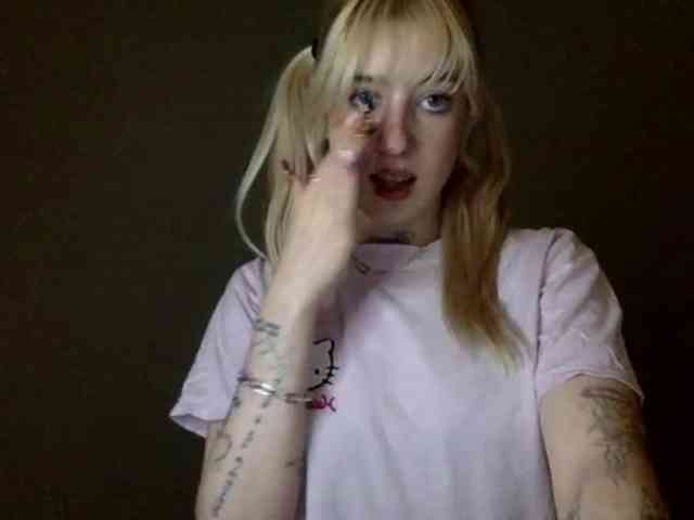 EmmyHot
