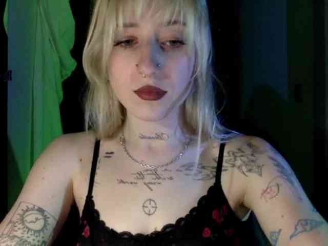 Emmyhot webcam