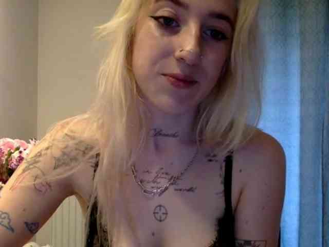 EmmyHot