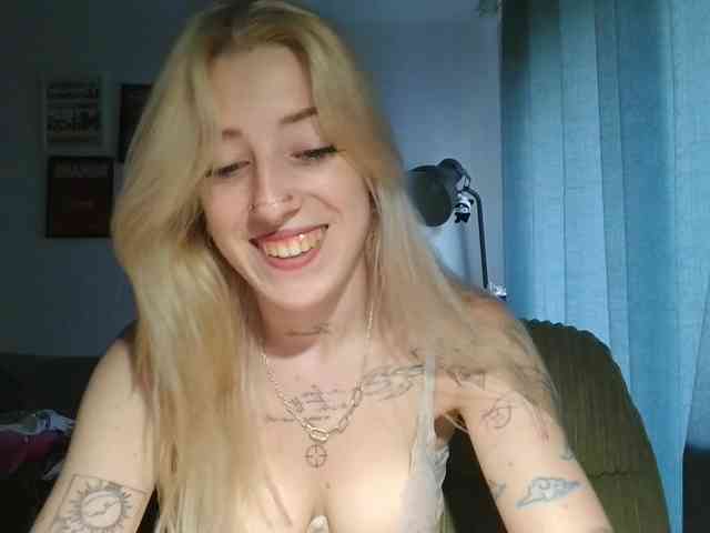 Model: EmmyHot