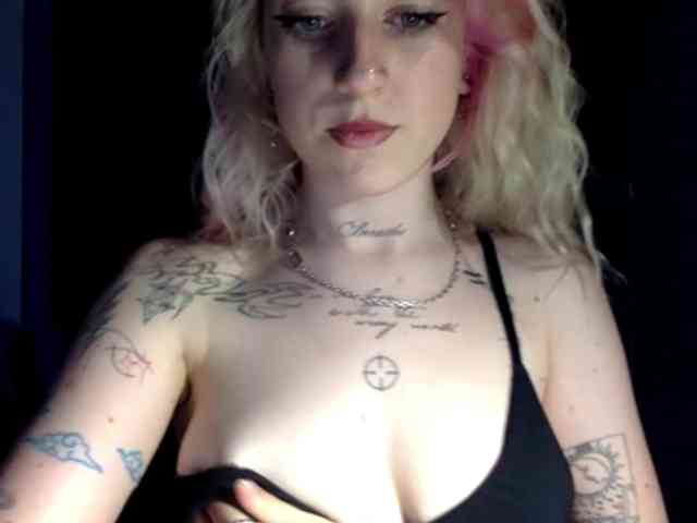 Emmyhot webcam