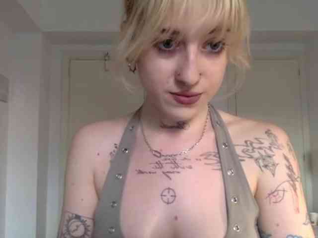 EmmyHot