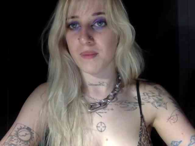 Emmyhot webcam