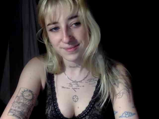 Emmyhot webcam