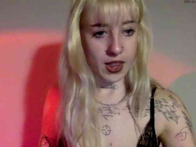 EmmyHot