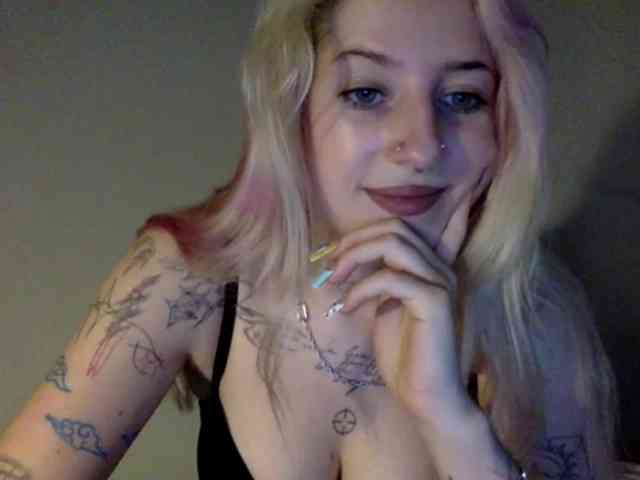 Emmyhot webcam