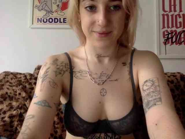 Emmyhot webcam