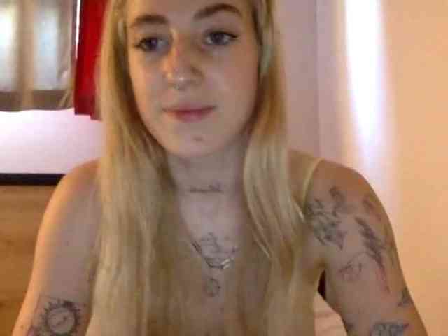 EmmyHot EmmyHot