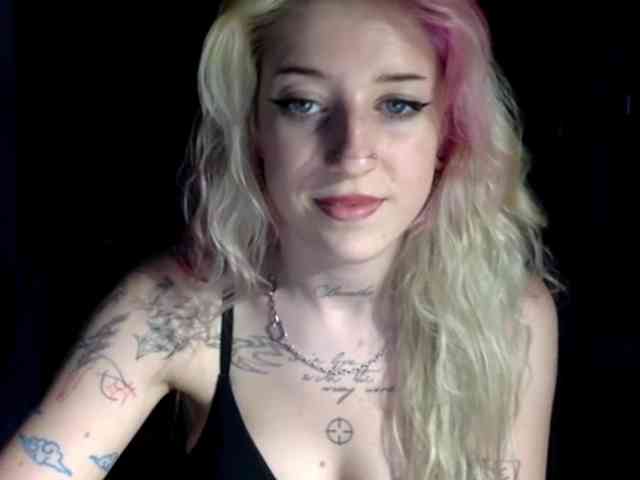 Emmyhot webcam