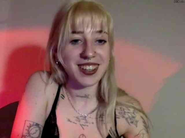 EmmyHot