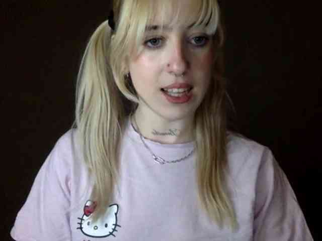EmmyHot