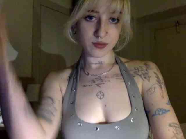Emmyhot webcam