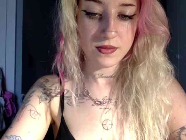 Emmyhot webcam