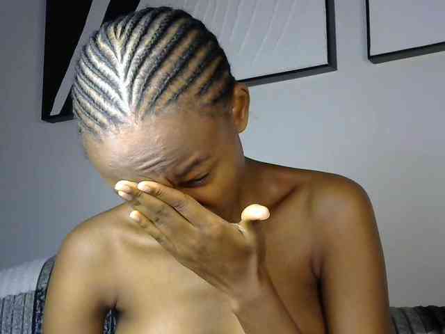 prettyquin256 webcam