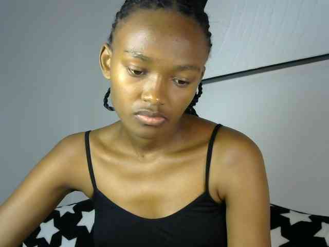 prettyquin256 webcam