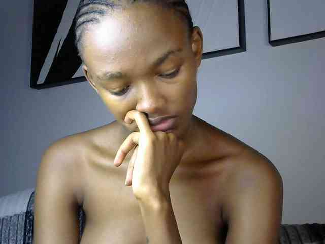 prettyquin256 webcam