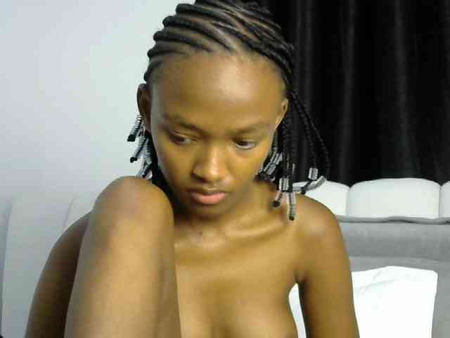 prettyquin256 webcam