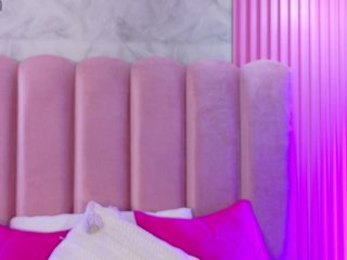ArianaRougee Porn Show