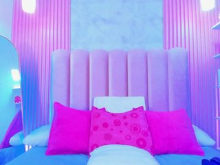 ArianaRougee Porn Show