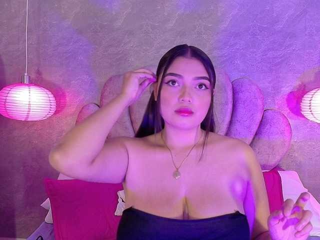 ArianaRougee live cam on BongaCams