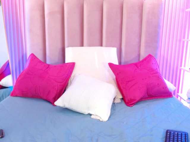 ArianaRougee live cam on BongaCams