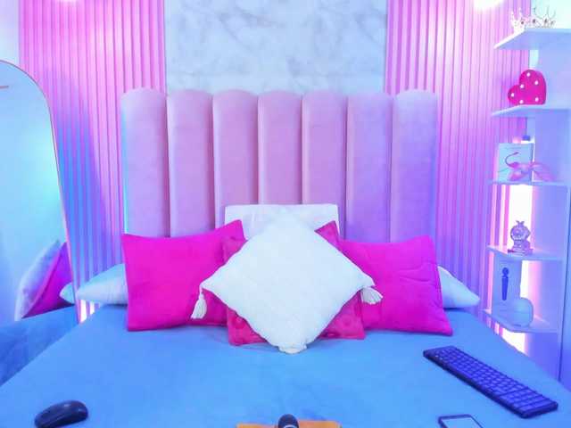 ArianaRougee live cam on BongaCams
