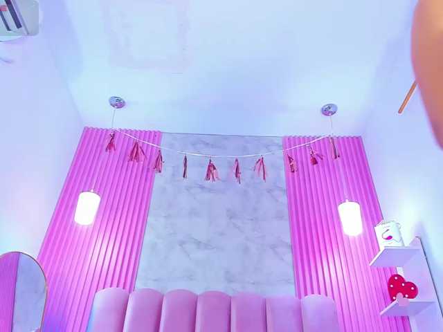 ArianaRougee, en directo ahora en BongaCams