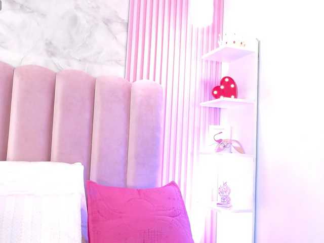 ArianaRougee live cam on BongaCams