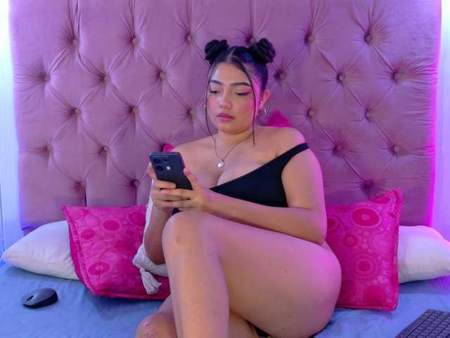 ArianaRougee live cam on BongaCams