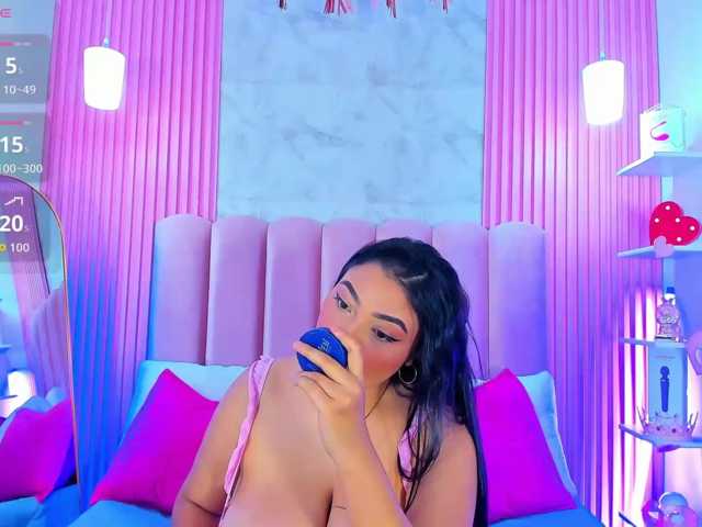 ArianaRougee live cam on BongaCams