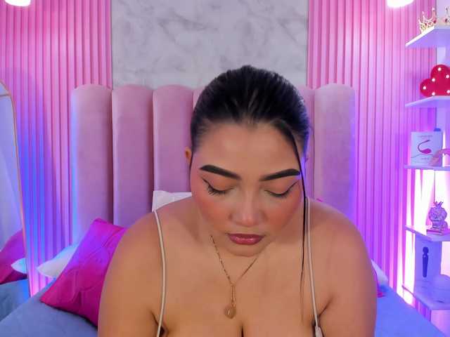 ArianaRougee live cam on BongaCams