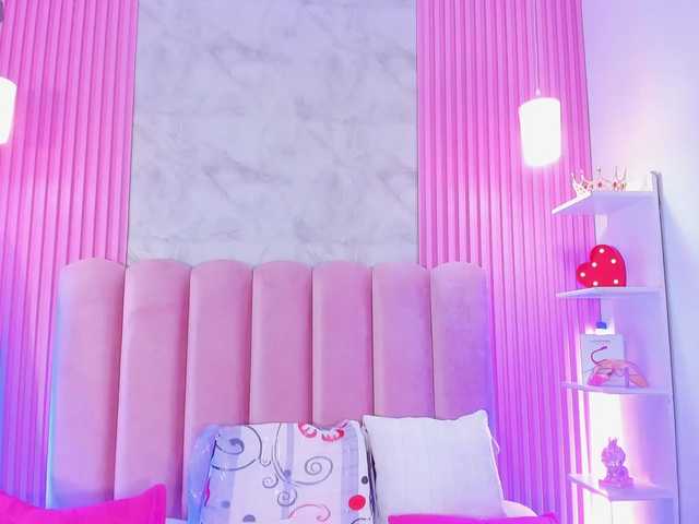 ArianaRougee live cam on BongaCams