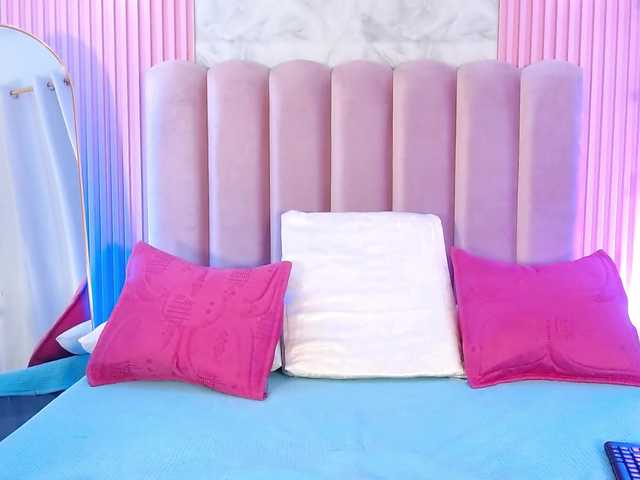 ArianaRougee's BongaCams show and profile