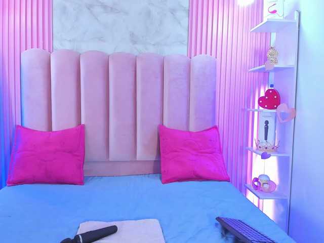 ArianaRougee live cam on BongaCams