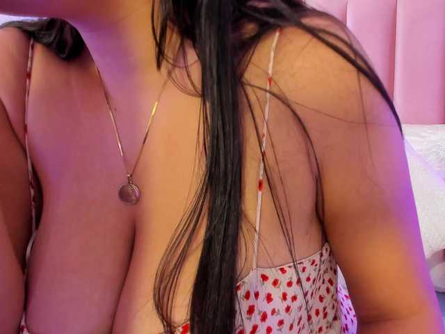 ArianaRougee live cam on BongaCams