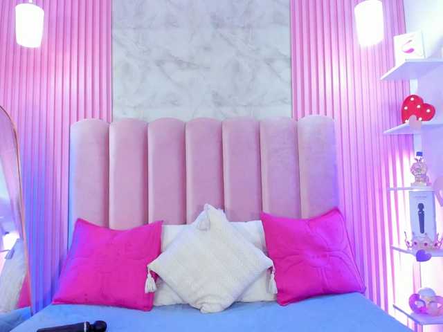 ArianaRougee live cam preview