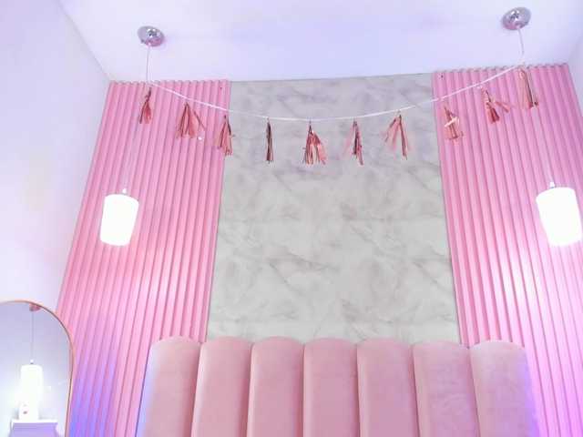 ArianaRougee live cam on BongaCams