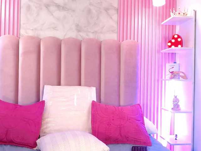 ArianaRougee live cam on BongaCams