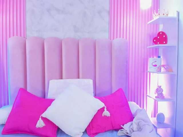 ArianaRougee live cam on BongaCams