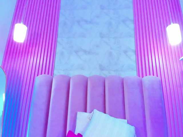 ArianaRougee live webcam show