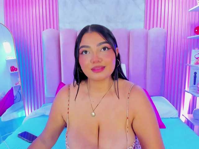 ArianaRougee live cam on BongaCams
