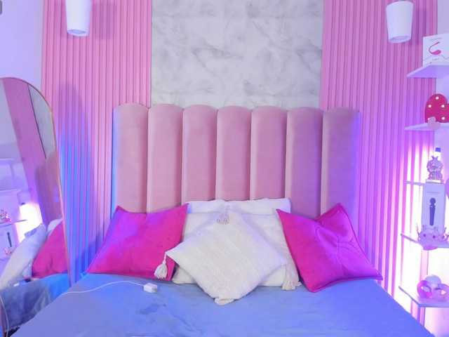 ArianaRougee — live female cam