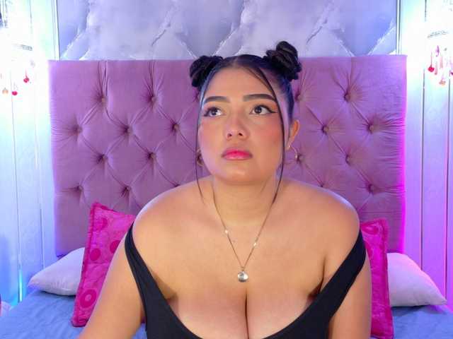 ArianaRougee live cam on BongaCams