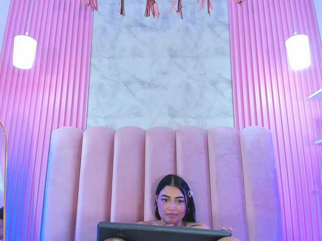 ArianaRougee live cam on BongaCams